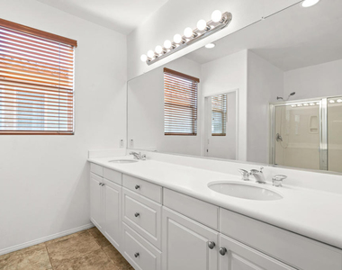 2651 Desert Breeze Way - Photo Thumbnail 37