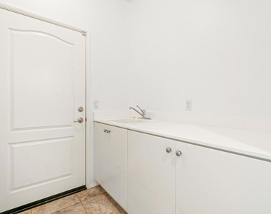 2651 Desert Breeze Way - Photo Thumbnail 34
