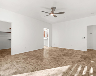 2651 Desert Breeze Way - Photo Thumbnail 20