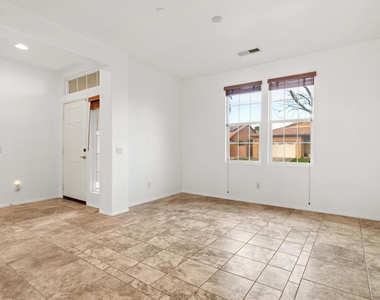 2651 Desert Breeze Way - Photo Thumbnail 9