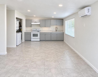 2542 Sea View Drive - Photo Thumbnail 3