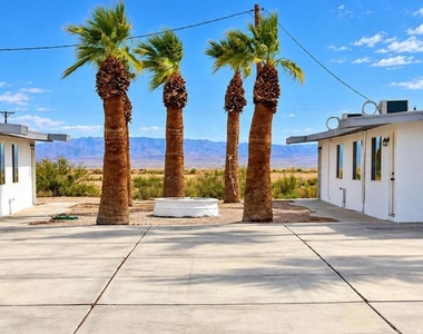 2542 Sea View Drive - Photo Thumbnail 2