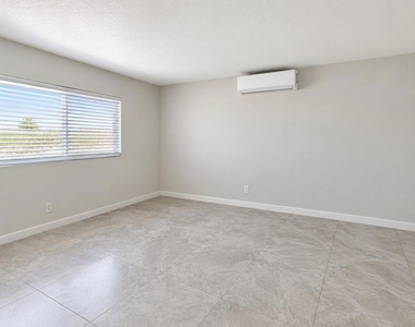 2542 Sea View Drive - Photo Thumbnail 4