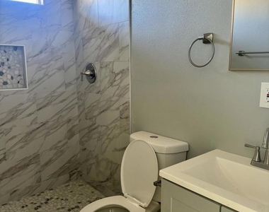 2405 Monterey Unit#2 Avenue - Photo Thumbnail 5