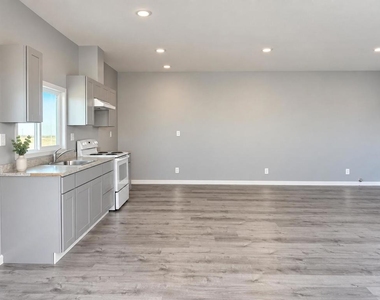 2405 Monterey Unit#2 Avenue - Photo Thumbnail 2