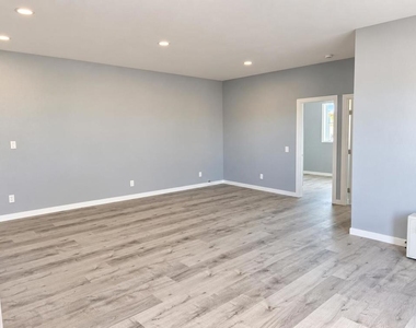 2405 Monterey Unit#2 Avenue - Photo Thumbnail 3