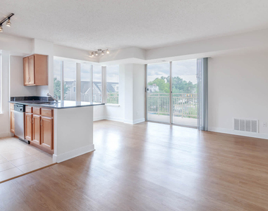 4903 Edgemoor Lane - Photo Thumbnail 4