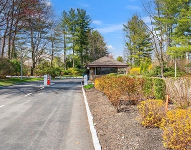 16 Club Drive S - Photo Thumbnail 35