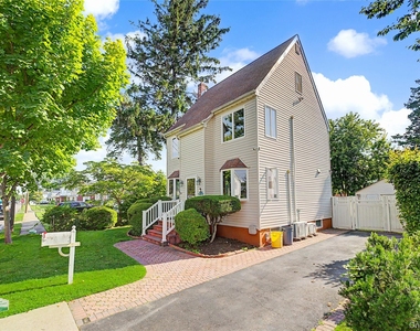 116 West Avenue - Photo Thumbnail 1
