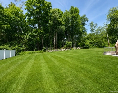 24 Vermont Drive - Photo Thumbnail 9