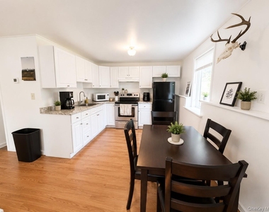 24 Vermont Drive - Photo Thumbnail 5