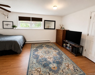24 Vermont Drive - Photo Thumbnail 3
