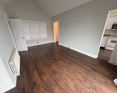 193 Woodbine Avenue - Photo Thumbnail 21