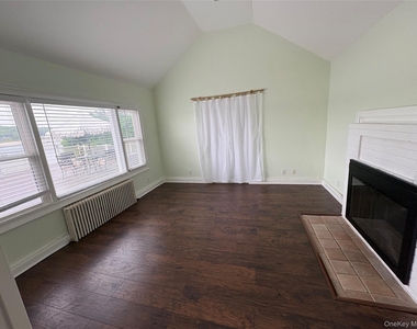 193 Woodbine Avenue - Photo Thumbnail 26