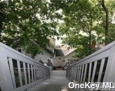 193 Woodbine Avenue - Photo Thumbnail 15