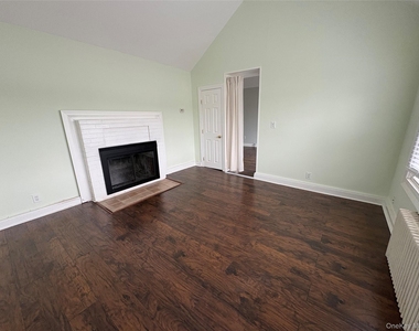 193 Woodbine Avenue - Photo Thumbnail 23