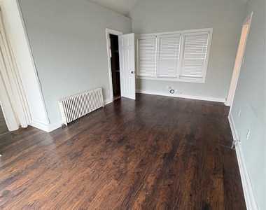 193 Woodbine Avenue - Photo Thumbnail 20
