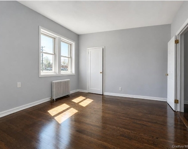 36 Hillside Avenue - Photo Thumbnail 6
