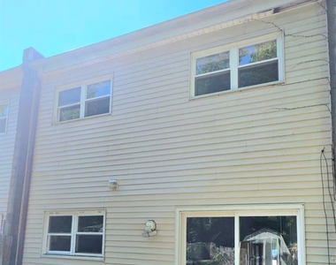 60 Sarah Lane - Photo Thumbnail 11