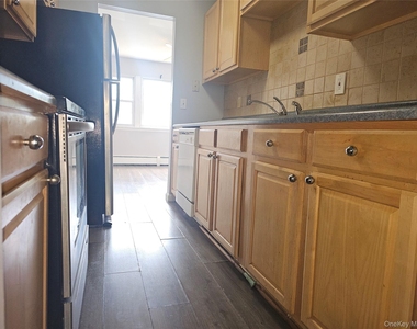 60 Sarah Lane - Photo Thumbnail 3