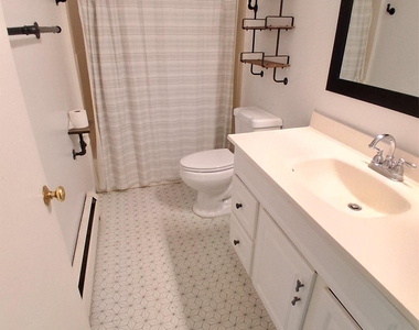 60 Sarah Lane - Photo Thumbnail 9