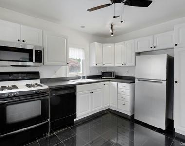 15 Schuyler Road - Photo Thumbnail 3