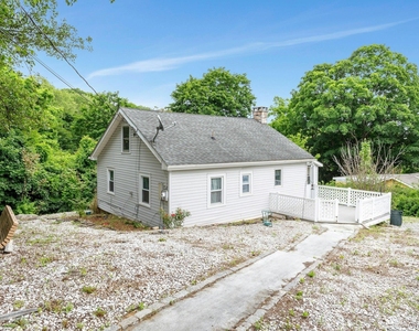 15 Schuyler Road - Photo Thumbnail 12