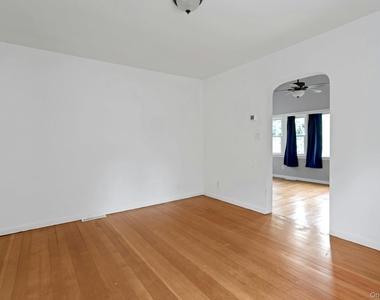 15 Schuyler Road - Photo Thumbnail 6