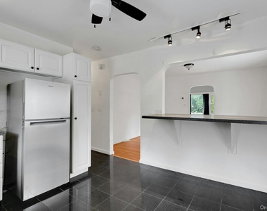 15 Schuyler Road - Photo Thumbnail 4