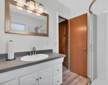 50 Ellen Avenue - Photo Thumbnail 13