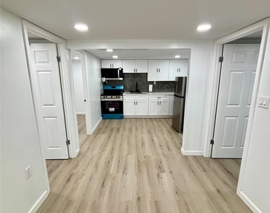 750 Highview Avenue - Photo Thumbnail 2