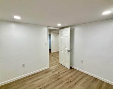 750 Highview Avenue - Photo Thumbnail 4