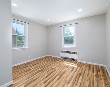 191 Raff Avenue - Photo Thumbnail 15