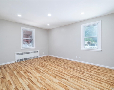 191 Raff Avenue - Photo Thumbnail 16