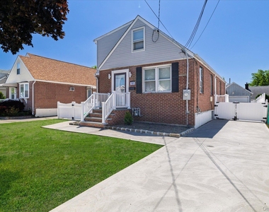 191 Raff Avenue - Photo Thumbnail 2