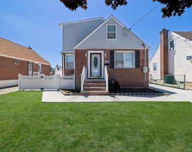 191 Raff Avenue - Photo Thumbnail 1