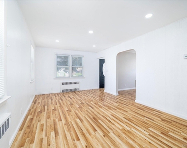 191 Raff Avenue - Photo Thumbnail 9