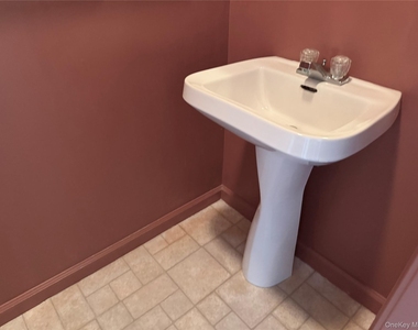 12 Evergreen Way - Photo Thumbnail 7