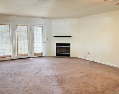 12 Evergreen Way - Photo Thumbnail 1
