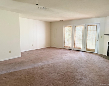 12 Evergreen Way - Photo Thumbnail 2