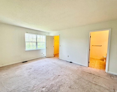 12 Evergreen Way - Photo Thumbnail 9