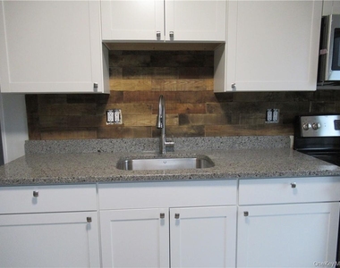 25 Fairway Drive - Photo Thumbnail 8