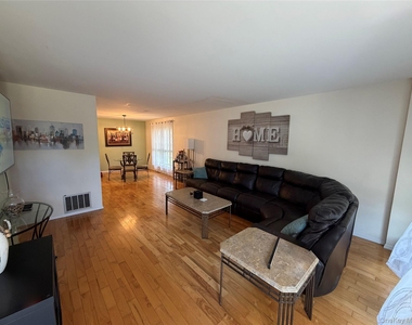 23 Hawthorn Court - Photo Thumbnail 2