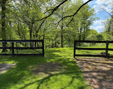 183 Barrytown Road - Photo Thumbnail 6
