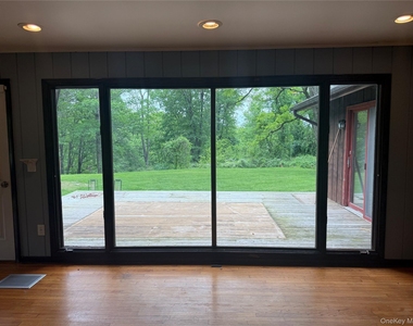 183 Barrytown Road - Photo Thumbnail 13
