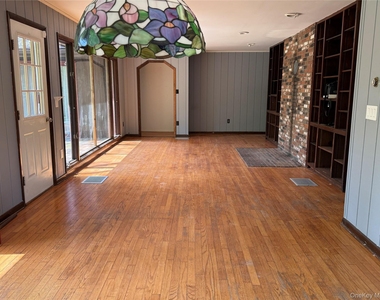 183 Barrytown Road - Photo Thumbnail 10