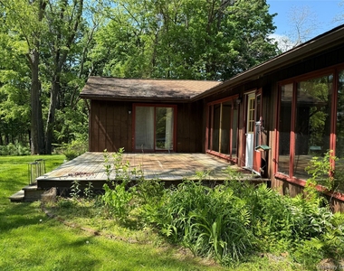 183 Barrytown Road - Photo Thumbnail 4