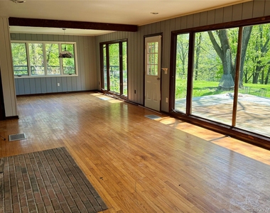 183 Barrytown Road - Photo Thumbnail 11