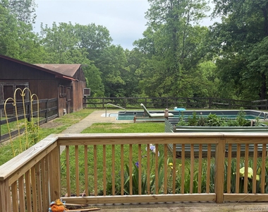 183 Barrytown Road - Photo Thumbnail 5