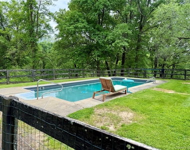 183 Barrytown Road - Photo Thumbnail 2